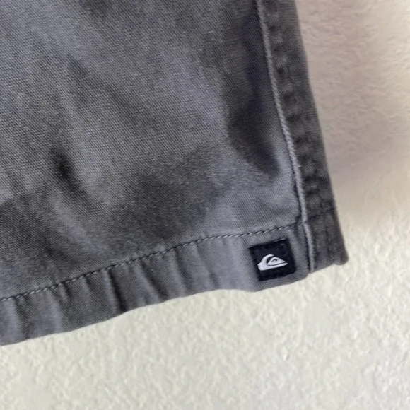 **SALE**3/$15! Quicksilver flat front gray shorts men’s 27 - Picture 4 of 13